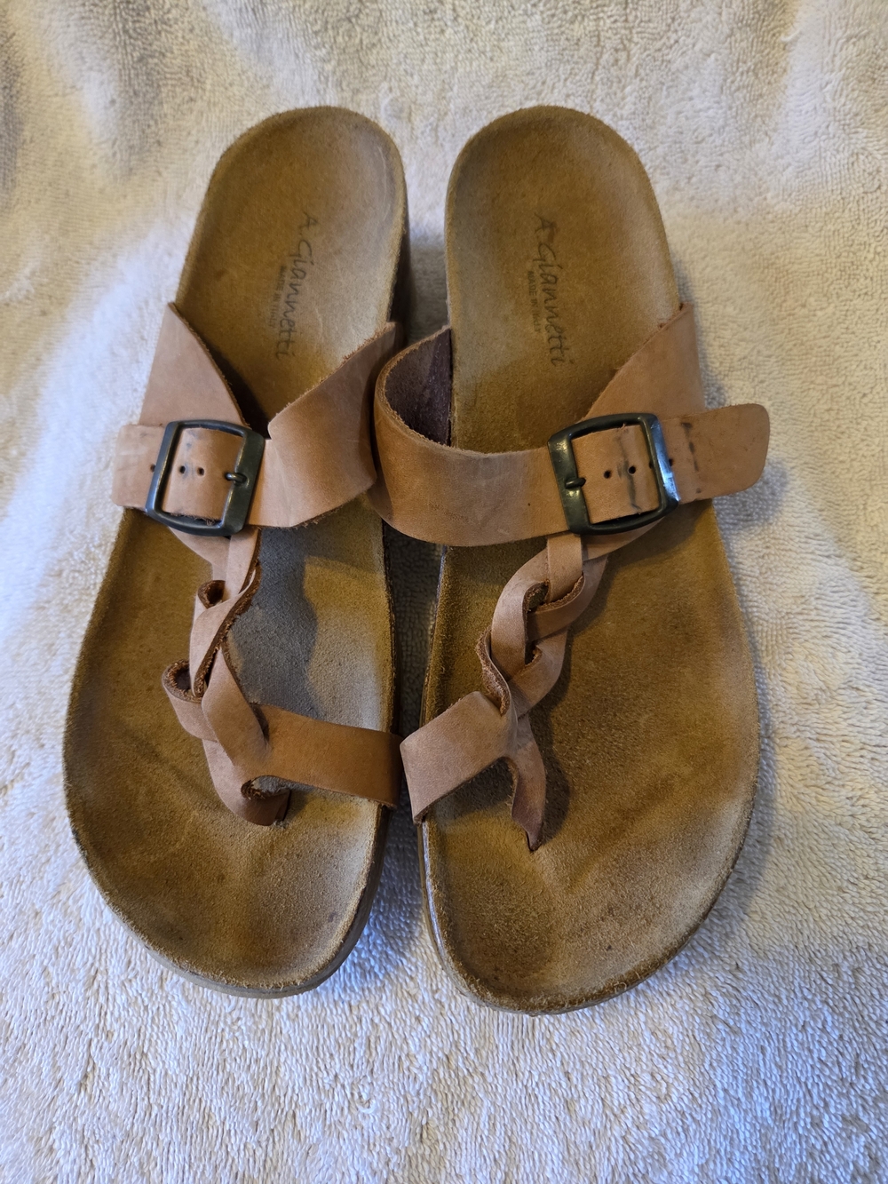 Comfort Leather Toe-Loop Sandals in Brown